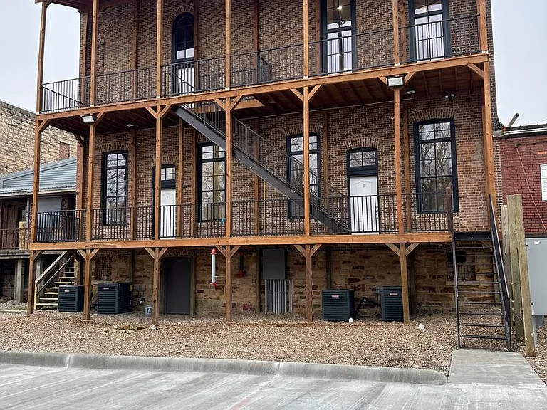 151 W Main St #2 — Photo 14