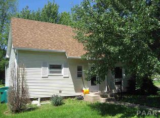 932 E Elm St, Macomb, IL 61455