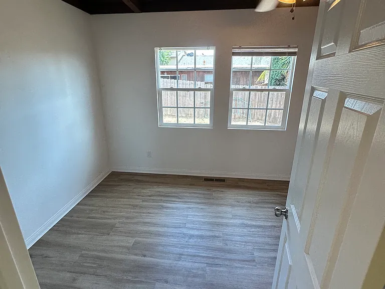1406 N 1st St — Photo 6