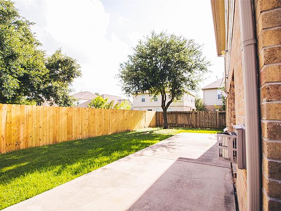 5th image of 19219 Clevera Walk Ln