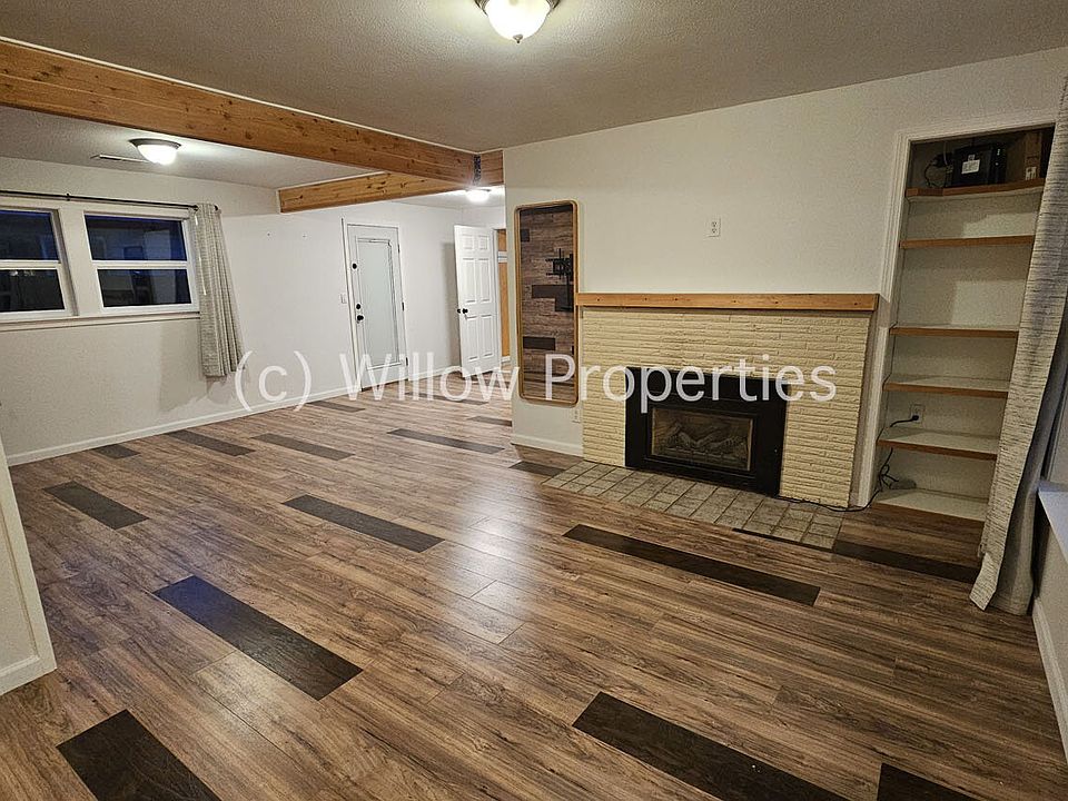 1st image of 6219 N 49th St