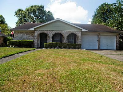 346 Coach Lamp Ln, Houston, TX, 77060