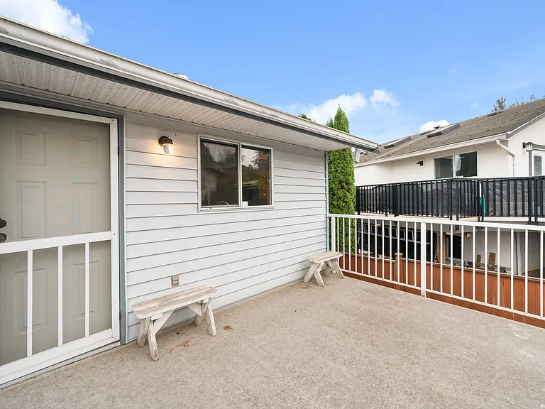 3639 Dunsmuir Way — Photo 33