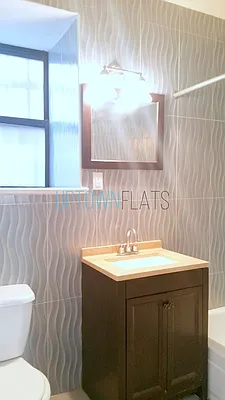 Rented by Uptown Flats LLC | media 24
