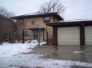 1044 Cozy Ln, Oshkosh, WI 54901