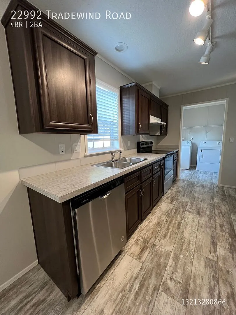New 4/2 Mobile Home in West Boca Raton — Photo 4