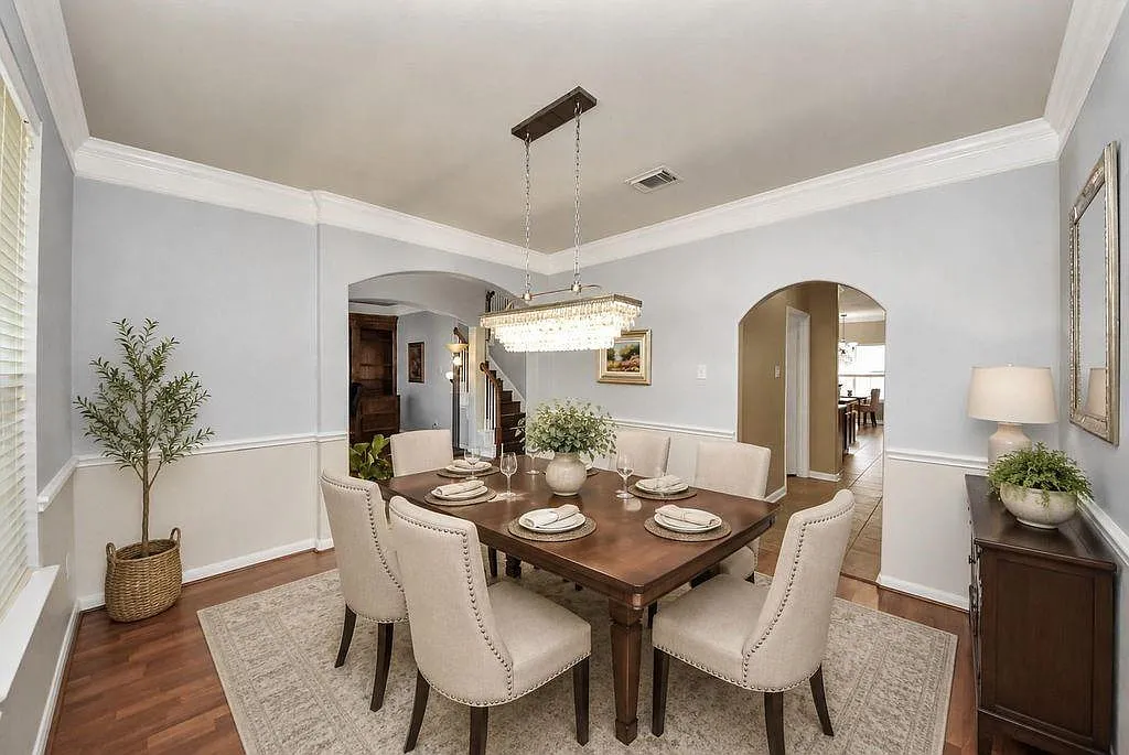5 bed, 3.5 bath, 3581 sqft, $3,800 — Photo 4