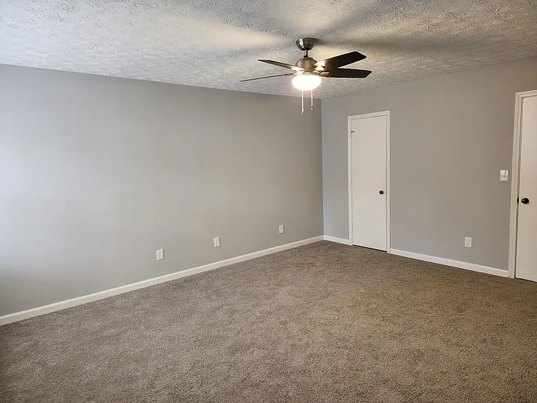 836 Sunset Ct NW — Photo 8