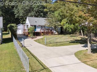 39190 Wabash St, Romulus, MI 48174