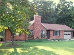 1373 Schumann Ln, Hickory, NC 28602