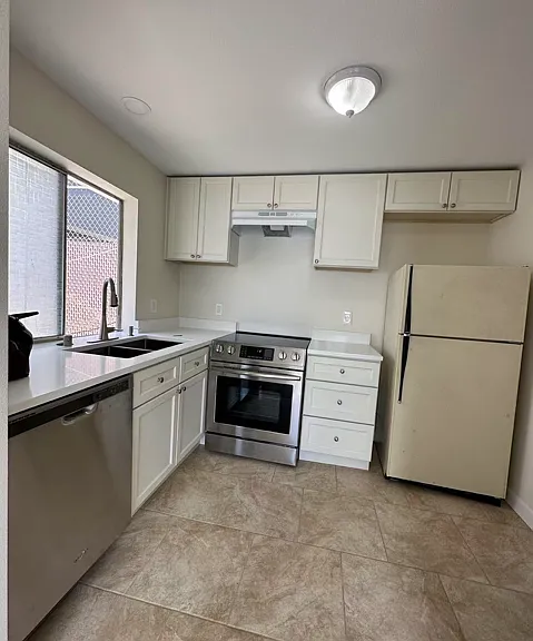4226 7th Ave NE #7 — Photo 4