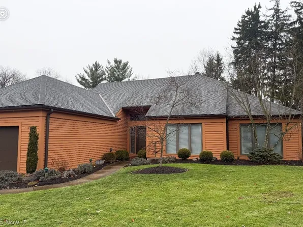 952 Hemlock Ln, Northfield, OH 44067