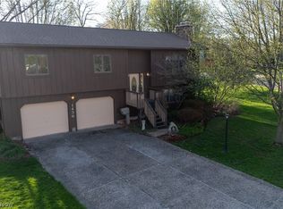 1436 Forrest Dr, Barberton, OH 44203