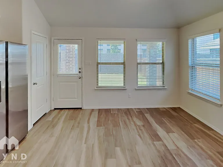 2436 Dolostone Dr — Photo 6