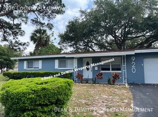 920 Country Club Way S, Saint Petersburg, FL 33705