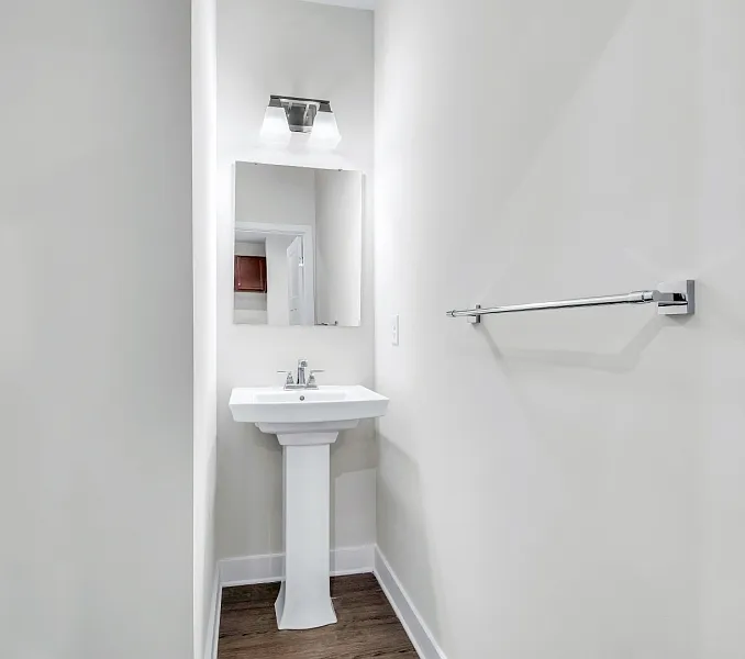 3 bed, 3.5 bath, 2412 sqft, $3,800 — Photo 4