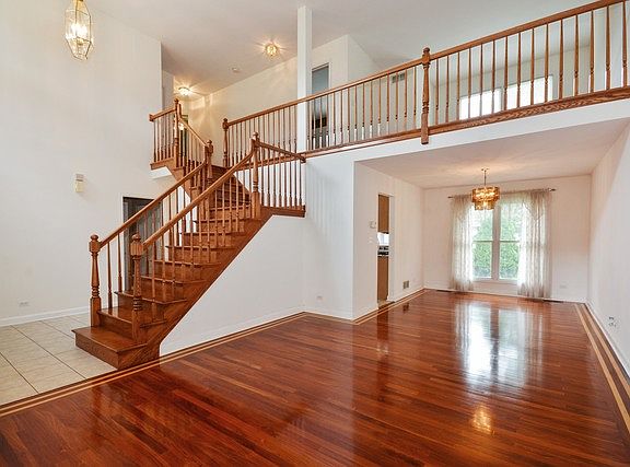 2nd image of 505 Sharon Ln