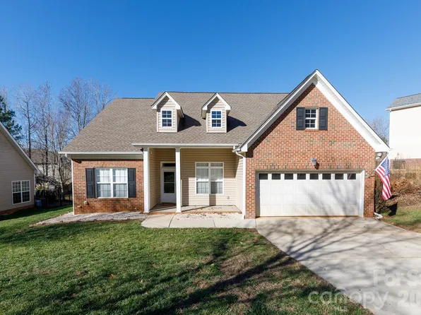 424 Elizabeth Valley Ln, Clover, SC 29710