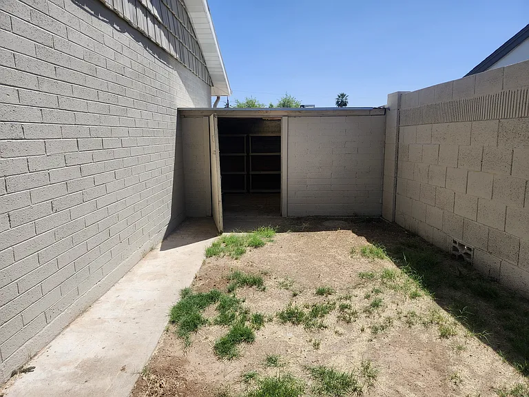 3136 W Port Au Prince Ln — Photo 26