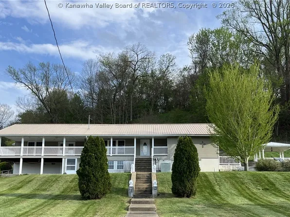 852 4th St, Mason, WV 25260