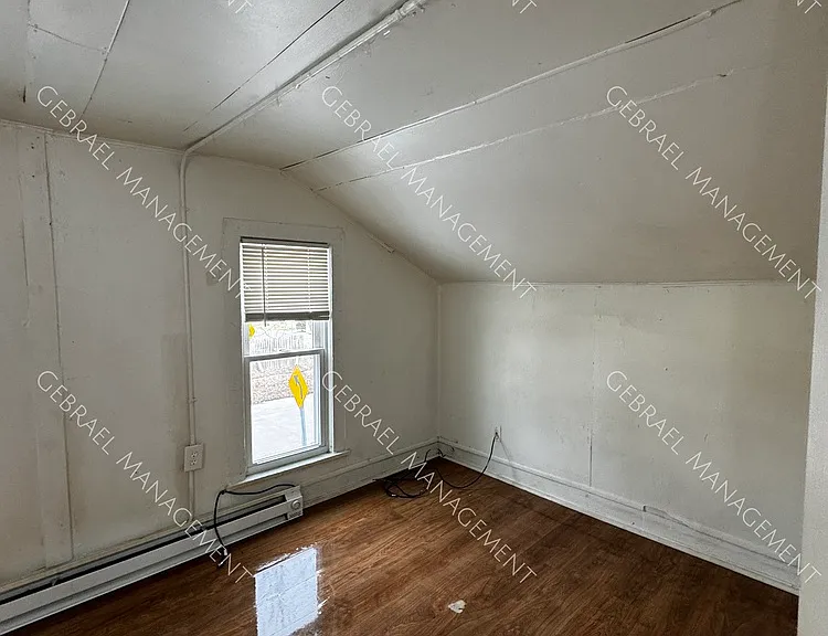 217 Vermont St — Photo 16