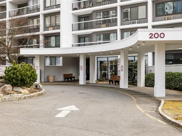 200 High Point Drive #314, Hartsdale, NY 10530