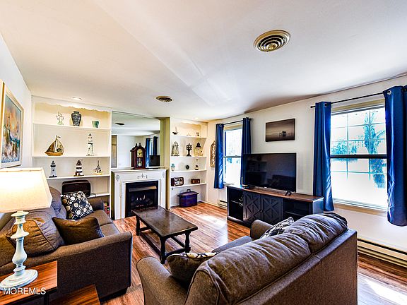 3rd image of 3 Brookdale Court