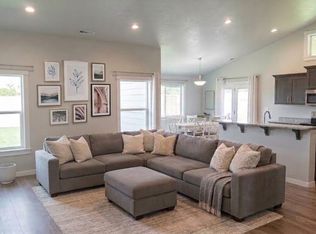 3900 Curtis Dr, West Richland, WA 99353