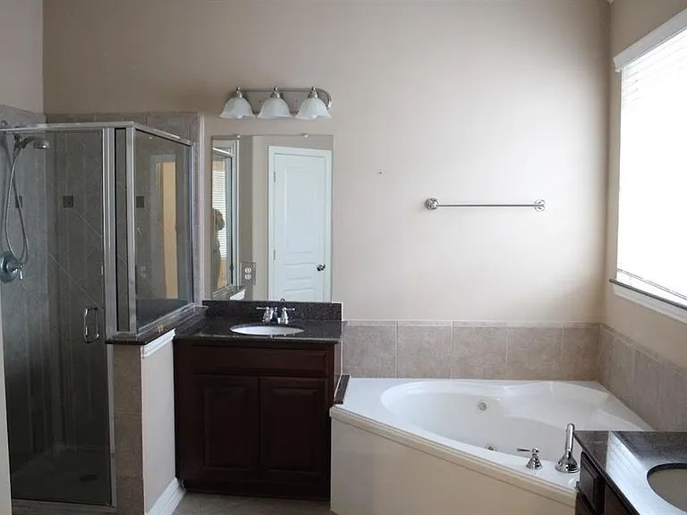 17927 Sugarloaf Bay Dr — Photo 11