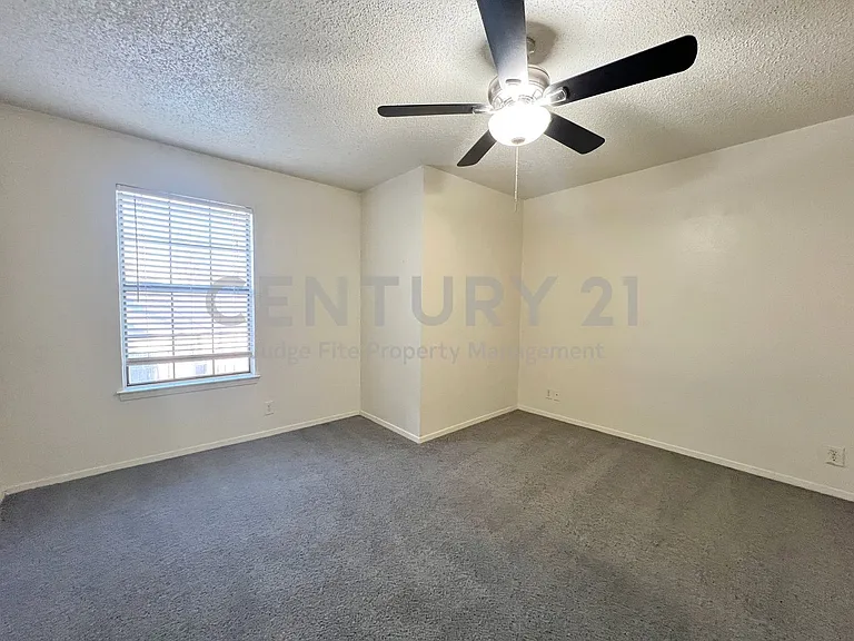 929 W Hickory St #A-14 — Photo 10