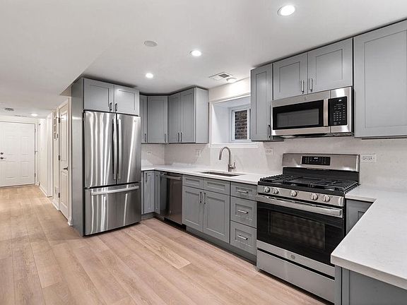 3rd image of 4826 N Wolcott Ave #G