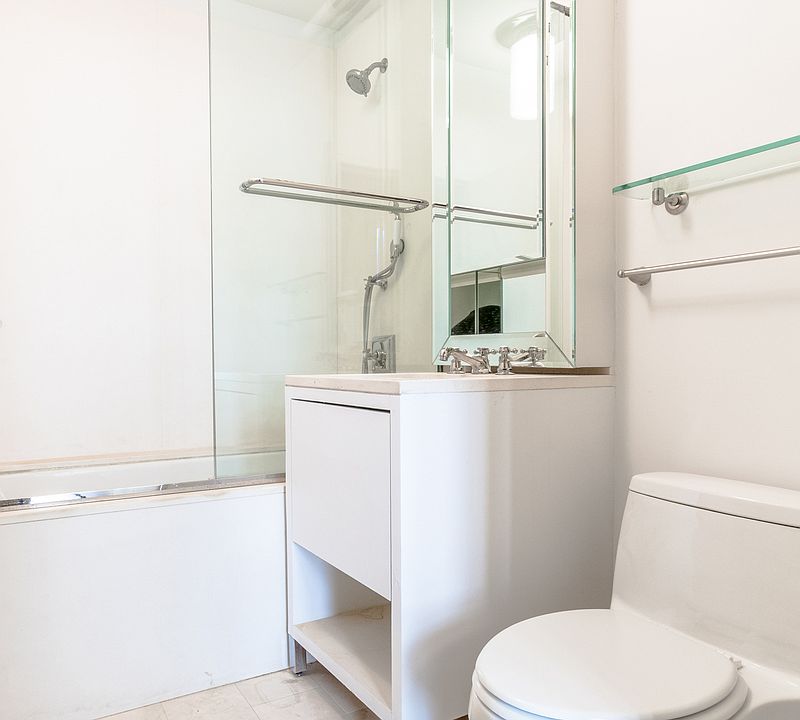 1st image of 55 Wall St APT 552