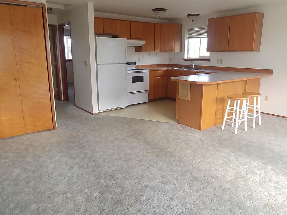 1st image of 839 Minard Ave NW #2