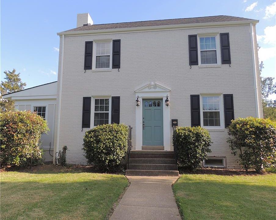 2nd image of 1305 Dubois Ave