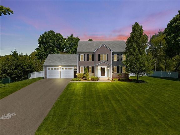 3rd image of 85 Crescent St