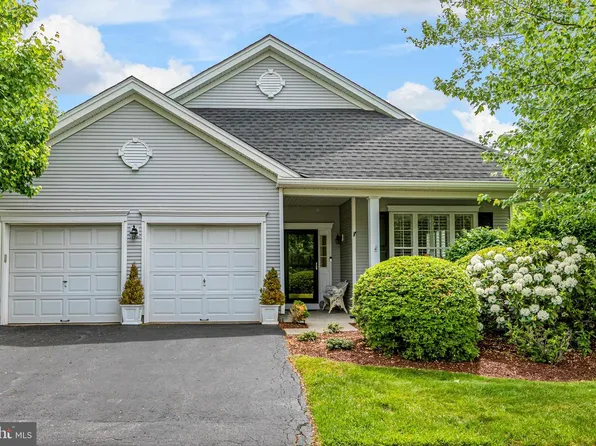 24 Foster Rd, Pennington, NJ 08534
