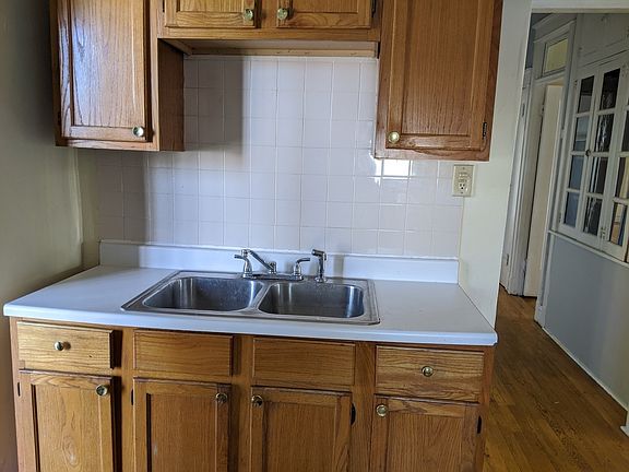 3rd image of 2140 W Van Buren St APT 3