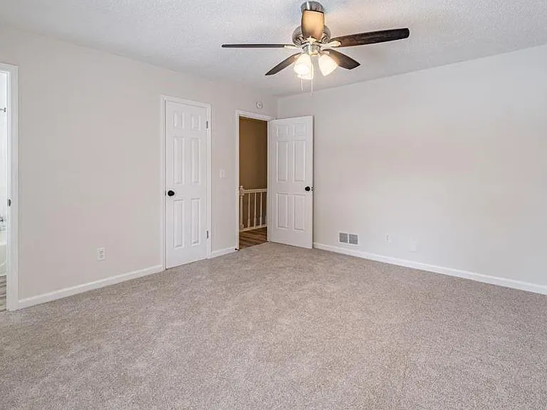 1050 Holcomb Bridge Rd — Photo 14