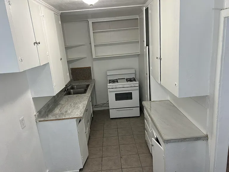 44725 Beech Ave — Photo 3