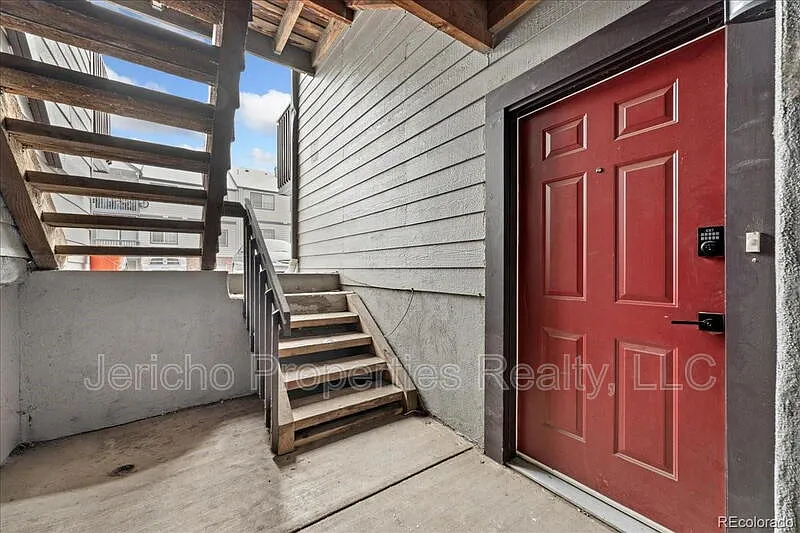 2 bed, 2.0 bath, 893 sqft, $1,695 — Photo 3