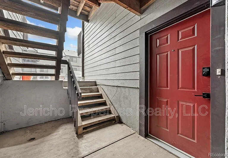 6350 Oak St #103 — Photo 3