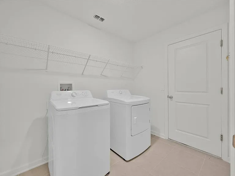 2398 McKinley Dr — Photo 9