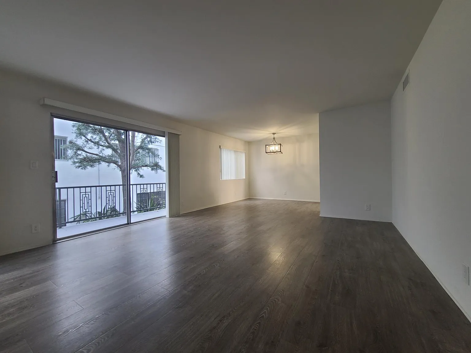 1 bed, 850 sqft, $2,495 — Photo 2