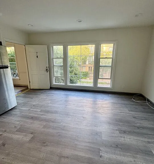 133 S Crescent Dr #7 — Photo 10