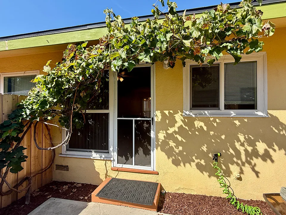 13548 Burbank Blvd #2
