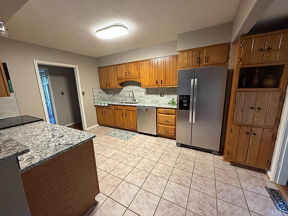 4th image of 115 Lafayette Pl