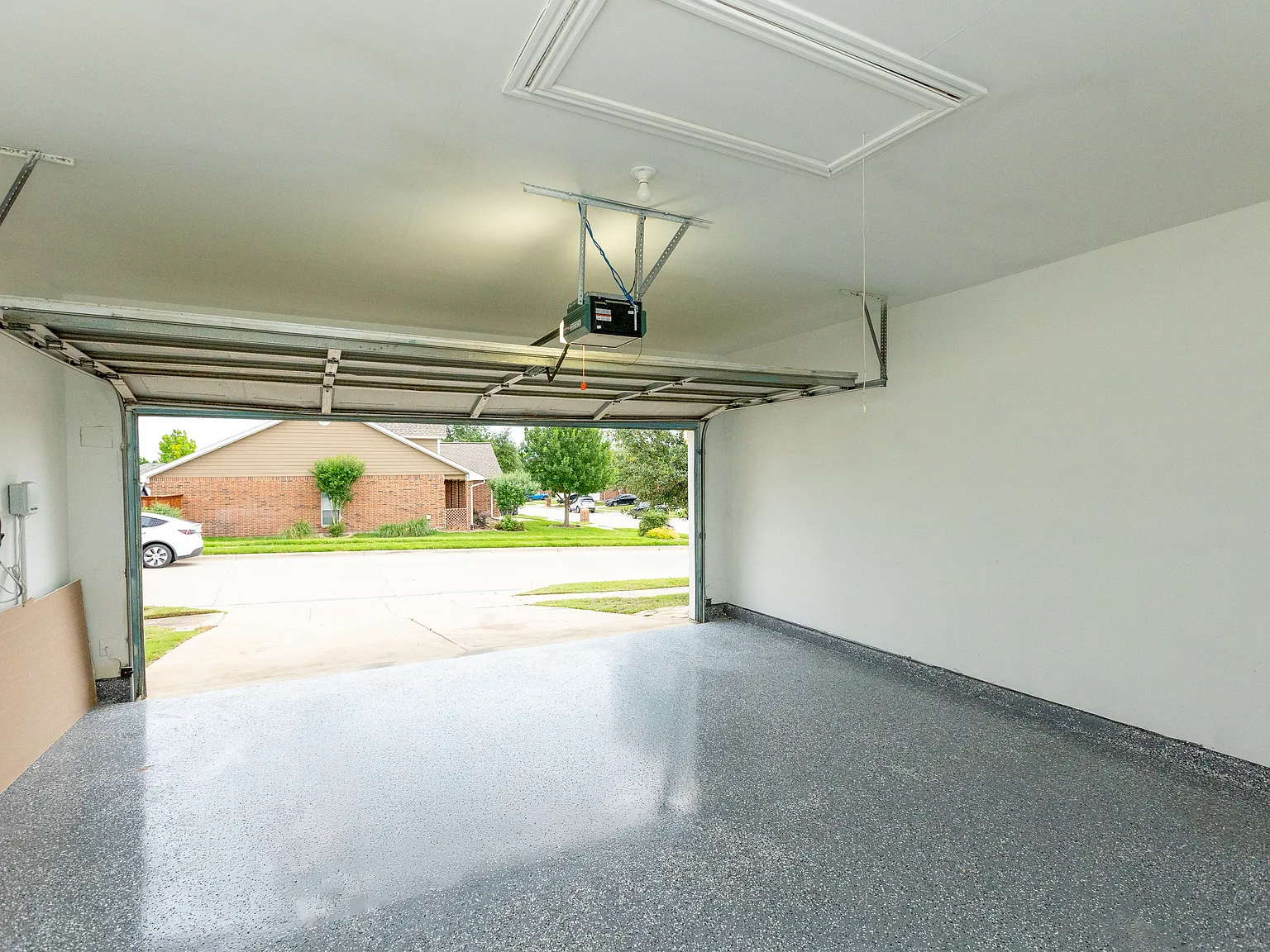 4 bed, 1861 sqft, $2,499 — Photo 3