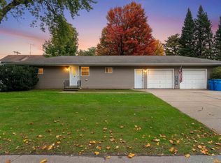 1036 Bartelt St, Gresham, WI 54128