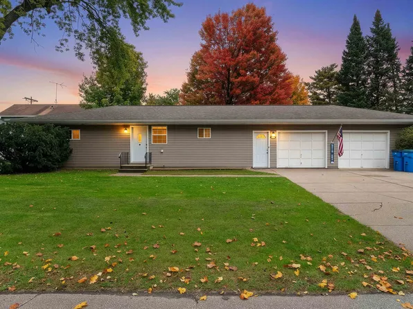 1036 Bartelt St, Gresham, WI 54128