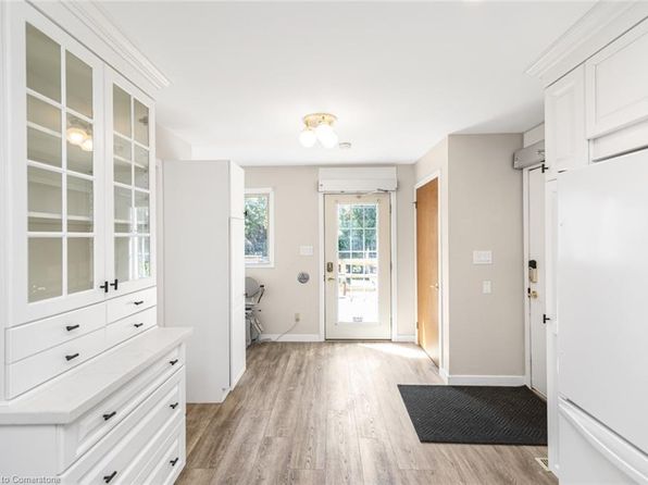 520 Anson Dr, Hamilton, ON L9G 2M6